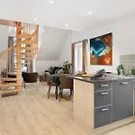 New! Well Eqipped Three Bedroom Penthouse! Appartement *