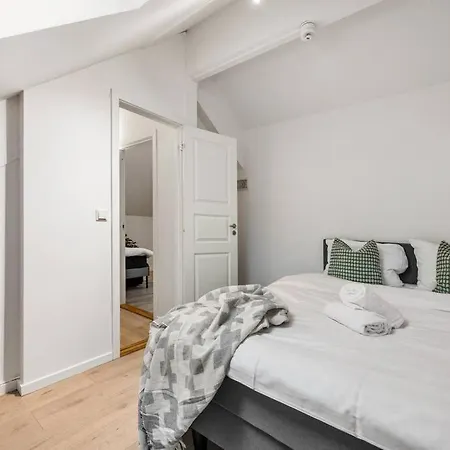 New! Well Eqipped Three Bedroom Penthouse!