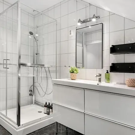 Apartment New! Well Eqipped Three Bedroom Penthouse!