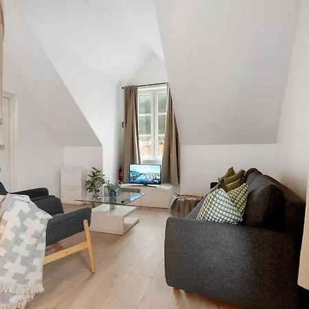 New! Well Eqipped Three Bedroom Penthouse!
