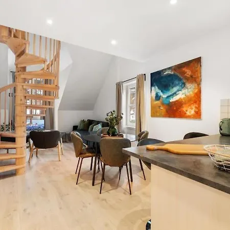 Lejlighed New! Well Eqipped Three Bedroom Penthouse!