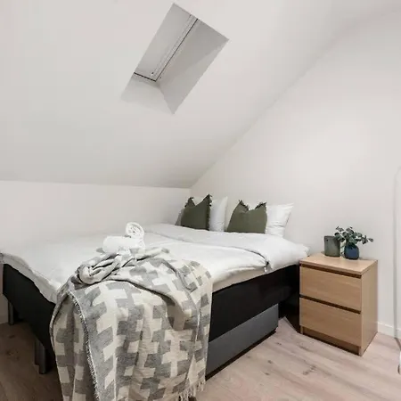 New! Well Eqipped Three Bedroom Penthouse! Lejlighed Bergen